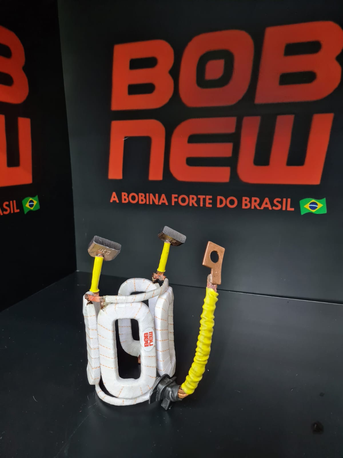 RETROESCAVADEIRA - BOB NEW